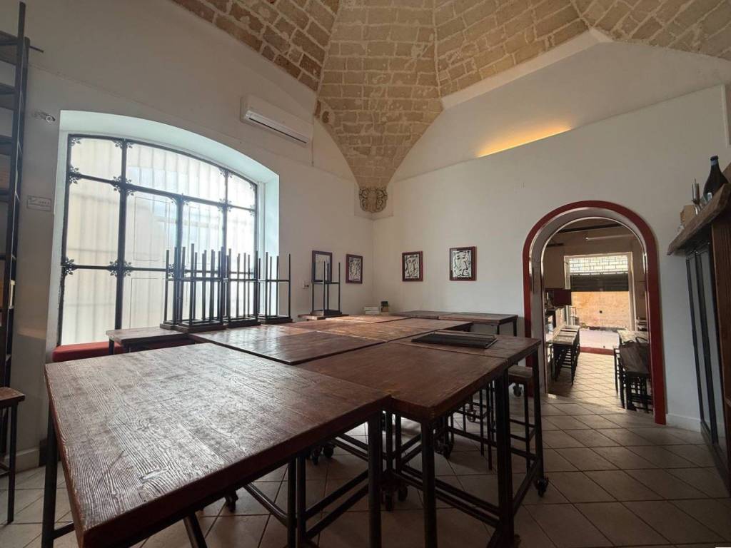 negozio in vendita a Lecce in zona Centro Città