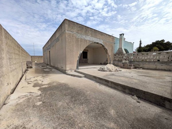 casa indipendente in vendita a Lecce in zona Torre Chianca