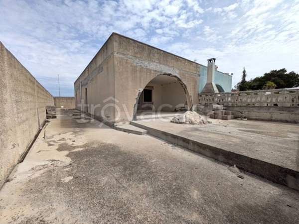 casa indipendente in vendita a Lecce in zona Torre Chianca