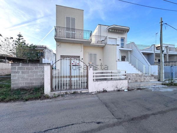 casa indipendente in vendita a Lecce in zona Casalabate