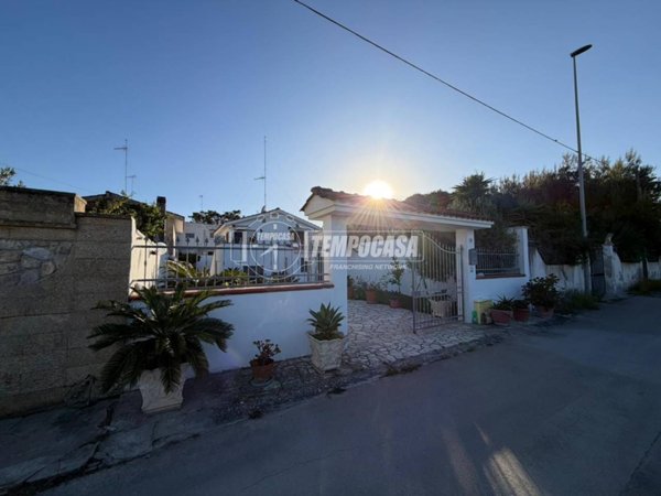 casa indipendente in vendita a Lecce in zona Frigole