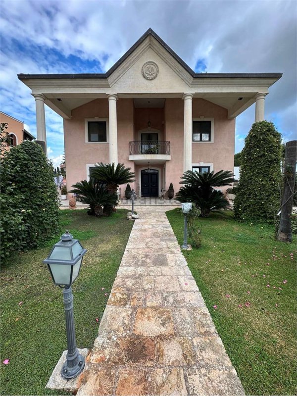 casa indipendente in vendita a Lecce in zona Stadio