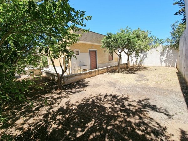 casa indipendente in vendita a Lecce in zona Torre Chianca