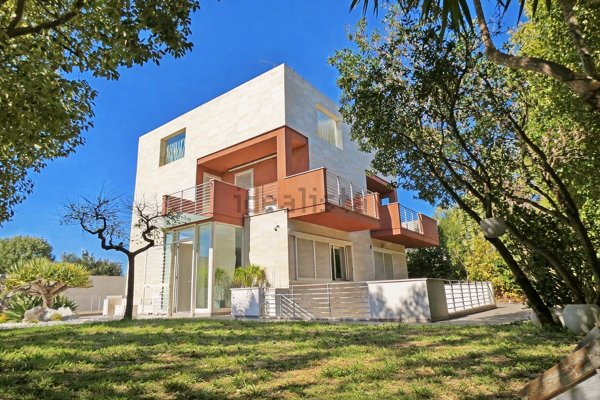 casa indipendente in vendita a Lecce in zona Partigiani