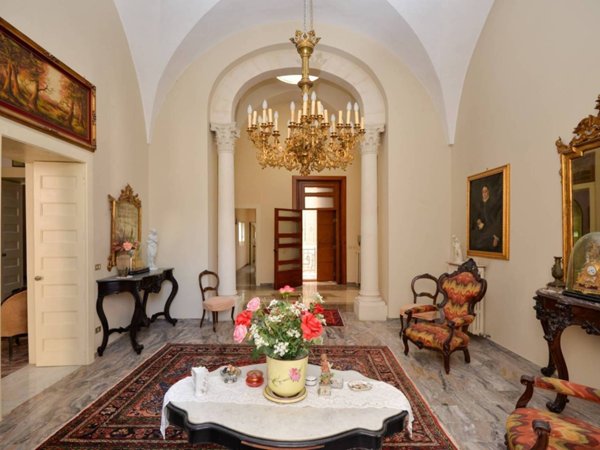 intera palazzina in vendita a Lecce in zona Centro Città