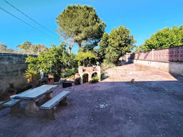 casa indipendente in vendita a Lecce in zona Villaggio Dario