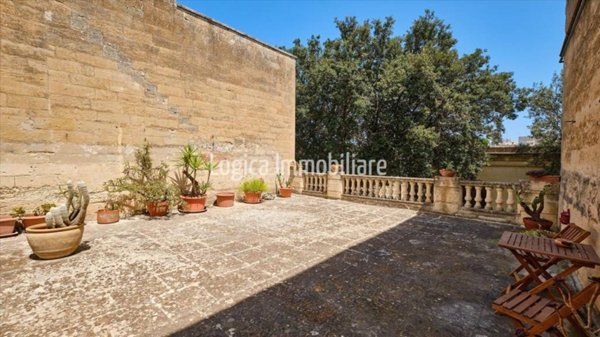 casa indipendente in vendita a Lecce in zona Centro Città
