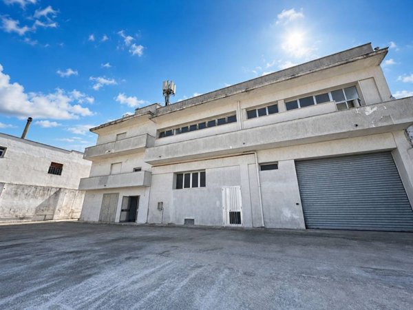 negozio in vendita a Lecce