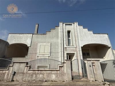 casa indipendente in vendita a Lecce in zona Leuca