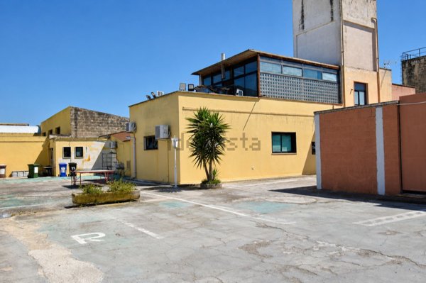 locale commerciale in vendita a Lecce