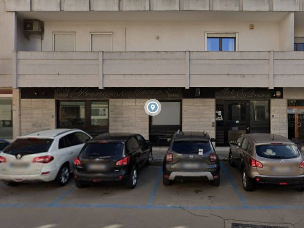 negozio in vendita a Lecce in zona Ariosto