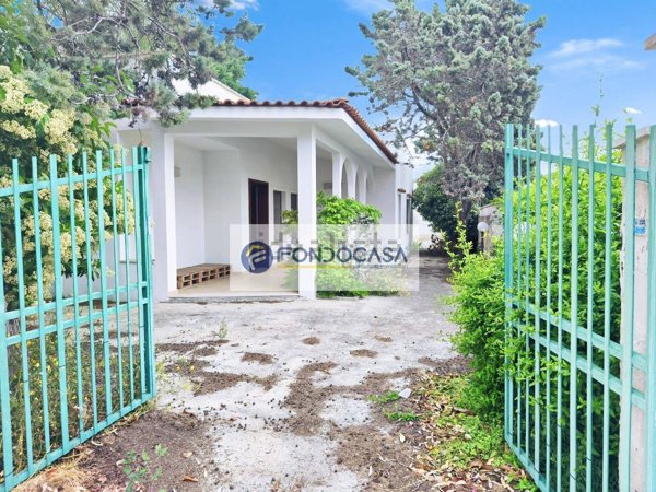 casa indipendente in vendita a Lecce in zona Casalabate