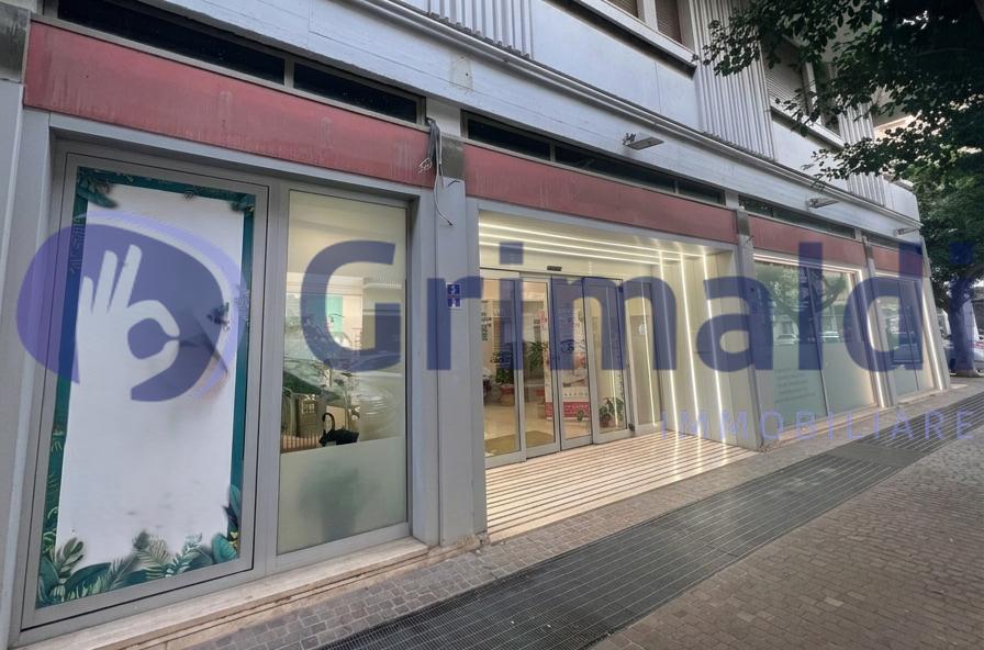 negozio in vendita a Lecce in zona Centro Città