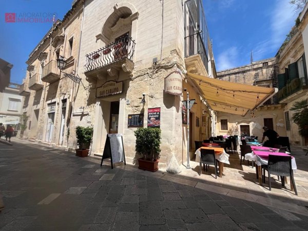 locale commerciale in vendita a Lecce in zona Centro Città