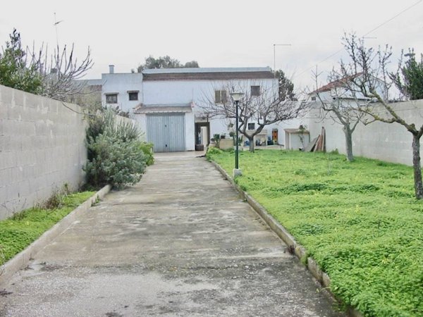casa indipendente in vendita a Lecce in zona Frigole