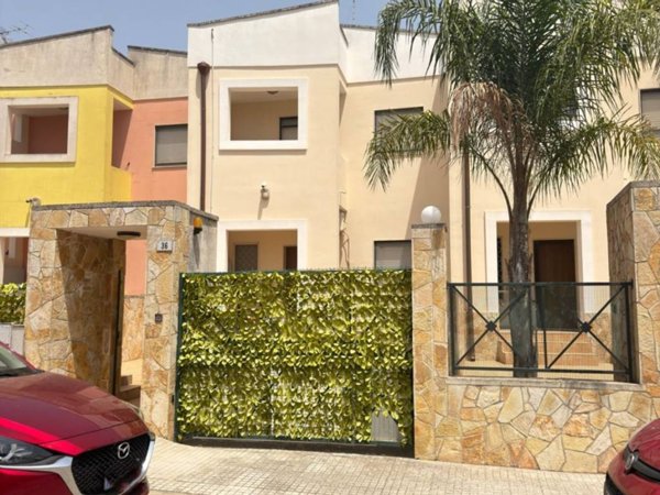 casa indipendente in vendita a Lecce in zona Villa Convento