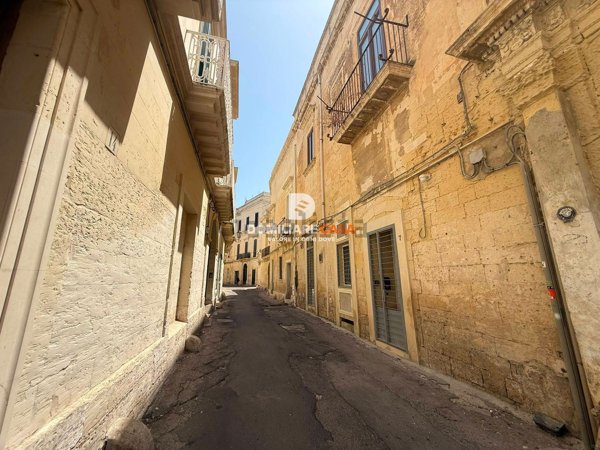 casa indipendente in vendita a Lecce in zona Centro Città