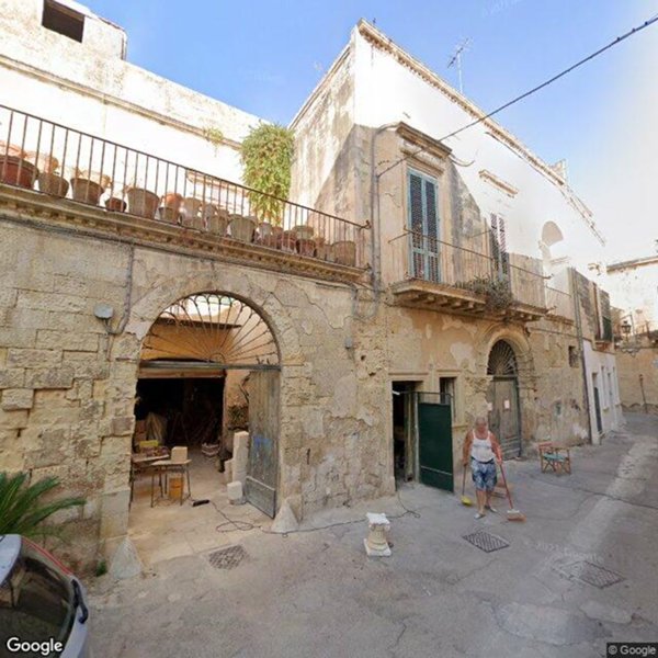 casa indipendente in vendita a Lecce in zona Centro Città