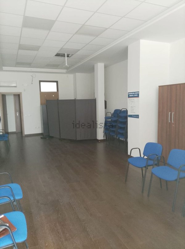 locale commerciale in vendita a Lecce in zona Borgo Pace
