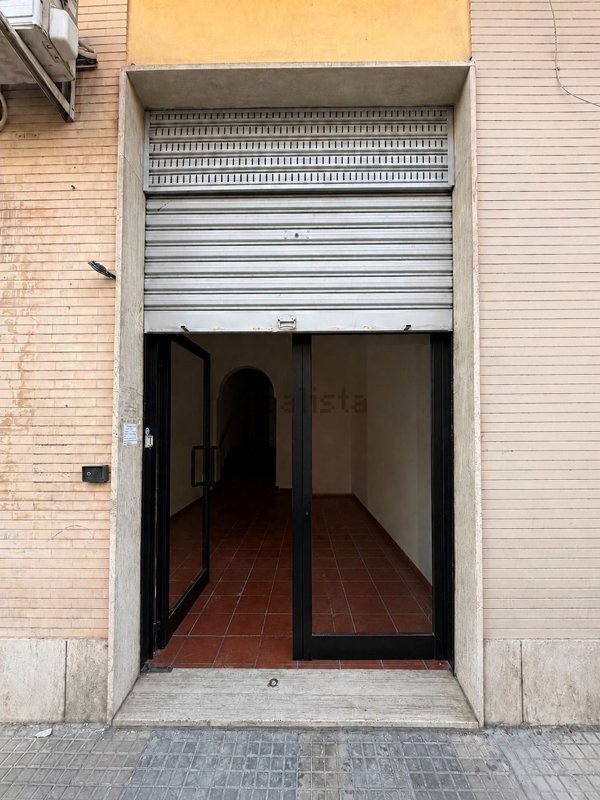 locale commerciale in vendita a Lecce