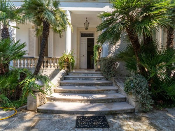 casa indipendente in vendita a Lecce in zona Mazzini