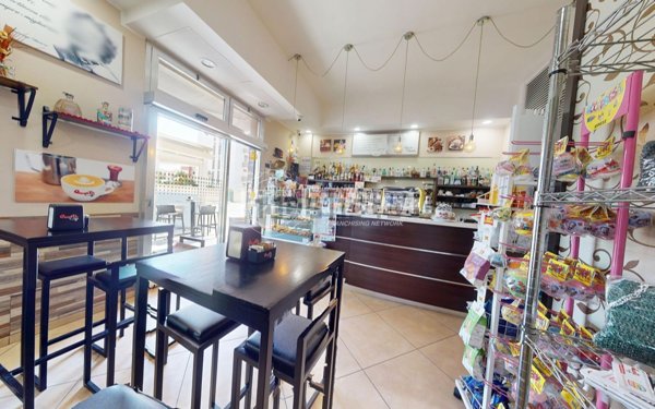 locale commerciale in vendita a Lecce in zona Salesiani