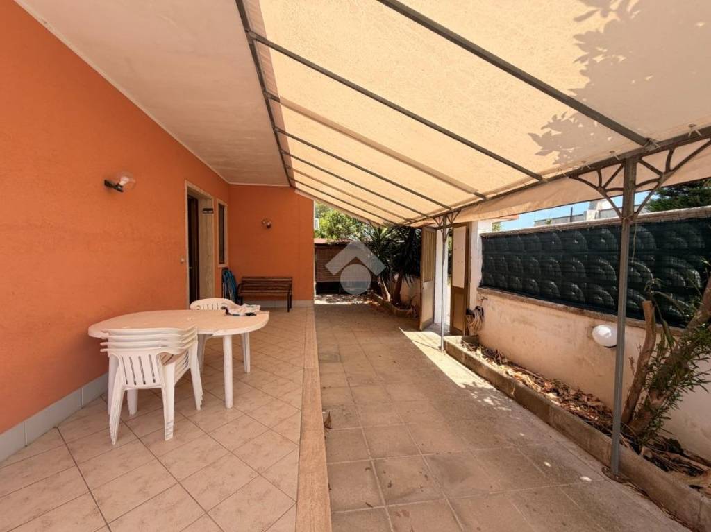 casa indipendente in vendita a Lecce in zona Frigole