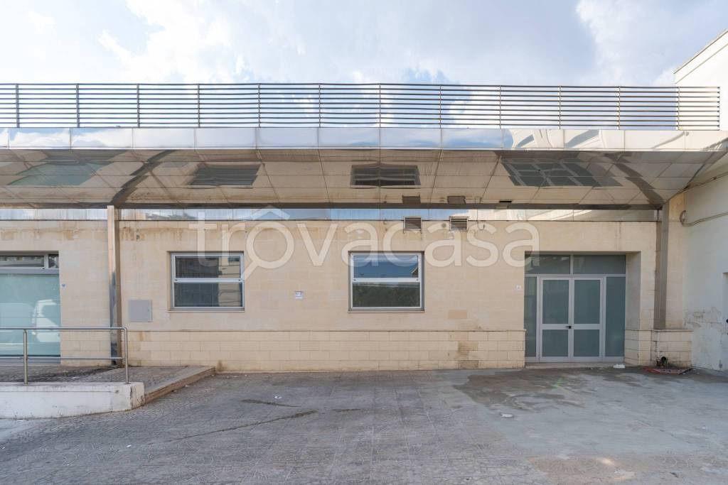 locale commerciale in vendita a Lecce in zona Salesiani