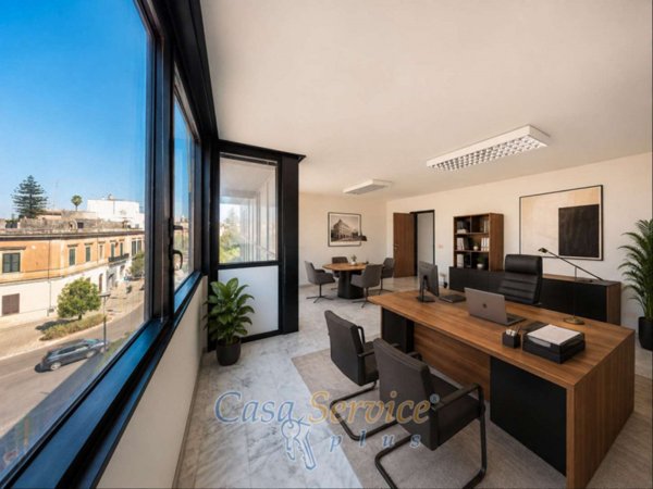 ufficio in vendita a Lecce in zona Mazzini