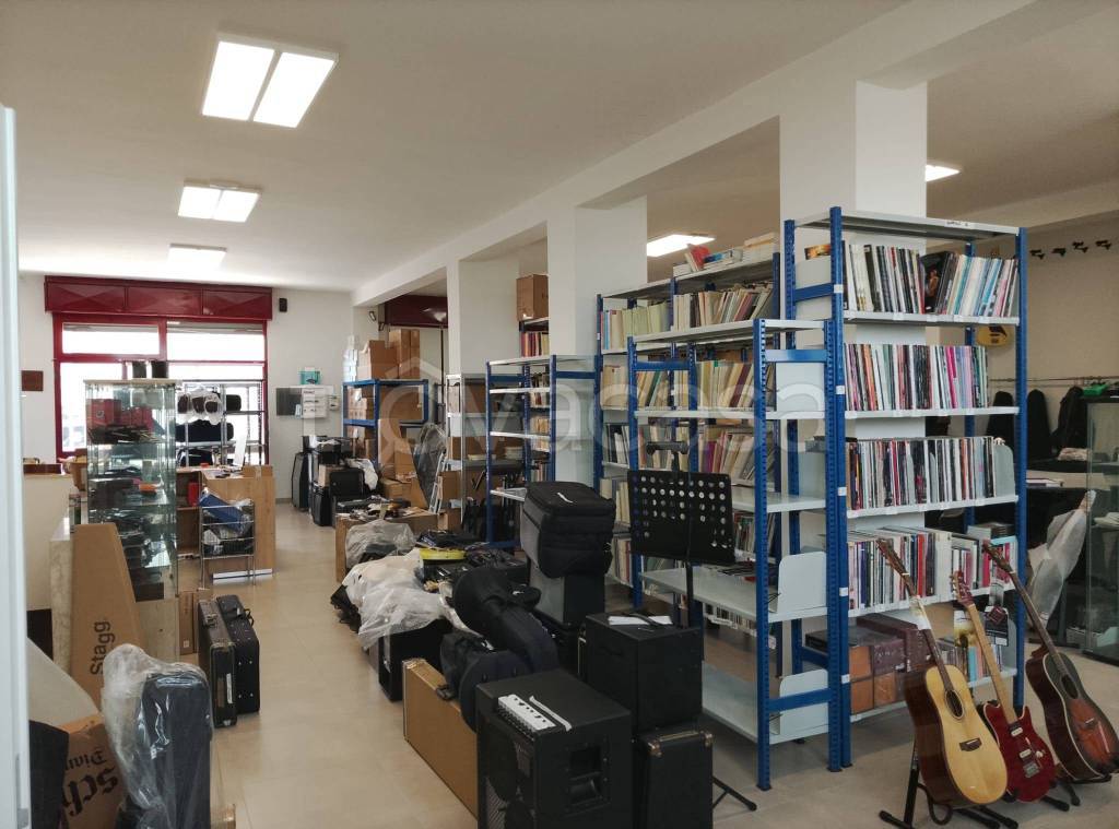 locale commerciale in vendita a Lecce in zona Borgo Pace