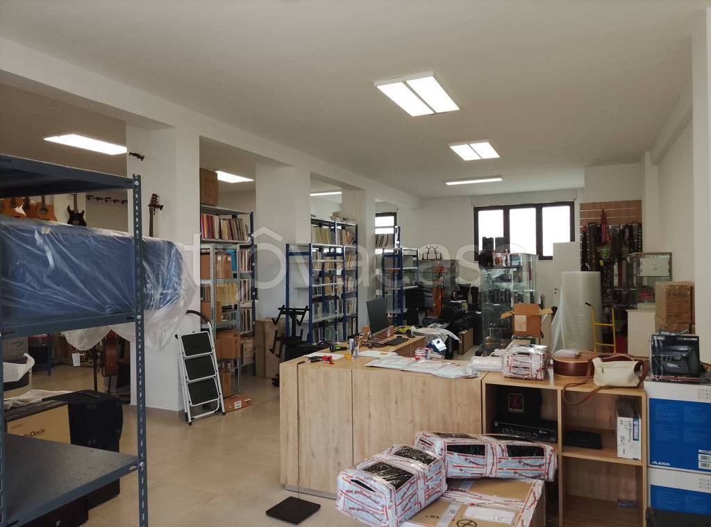 locale commerciale in vendita a Lecce in zona Borgo Pace