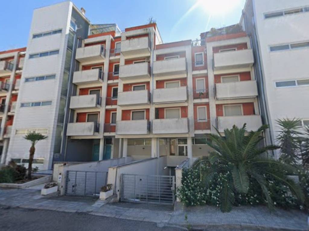 ufficio in vendita a Lecce in zona Partigiani