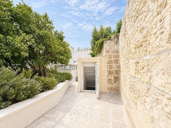 casa indipendente in vendita a Lecce in zona Centro Città