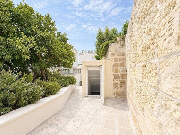 casa indipendente in vendita a Lecce in zona Centro Città