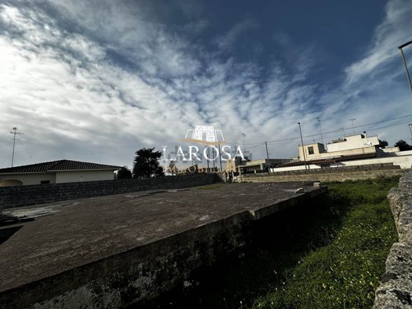 casa indipendente in vendita a Lecce in zona Santa Rosa