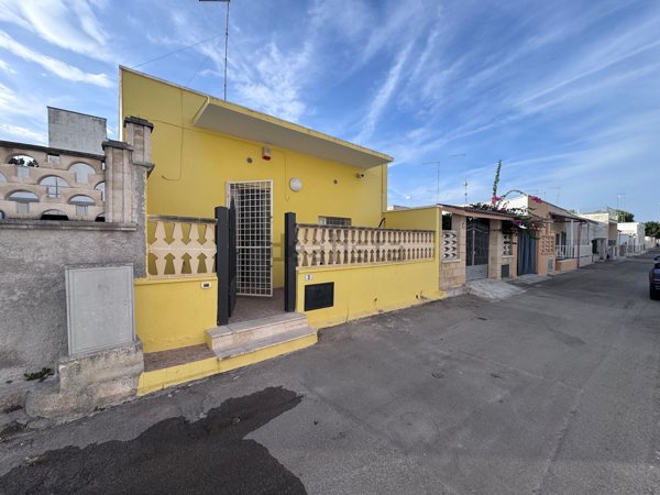 casa indipendente in vendita a Lecce in zona Casalabate