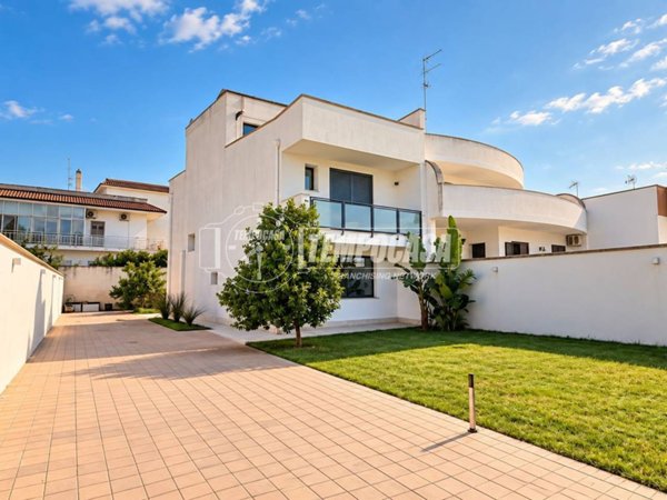 casa indipendente in vendita a Lecce