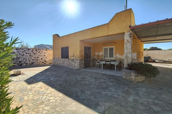 casa indipendente in vendita a Lecce in zona Torricella