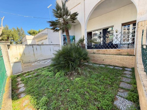 casa indipendente in vendita a Lecce in zona Leuca