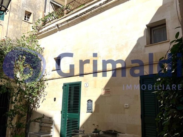 casa indipendente in vendita a Lecce in zona Centro Città