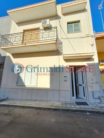 appartamento in vendita a Lequile in zona Dragoni