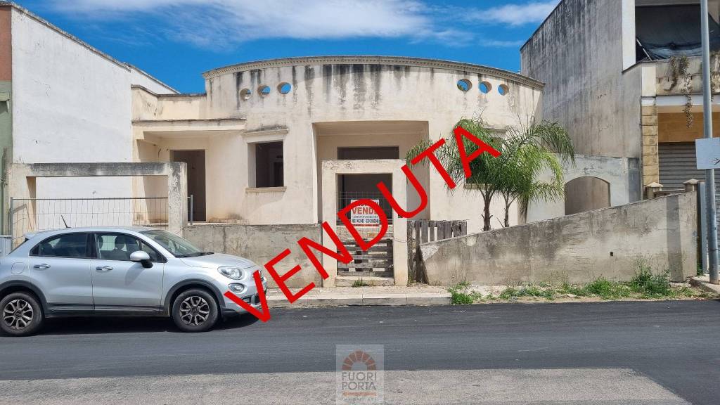 casa indipendente in vendita a Lequile