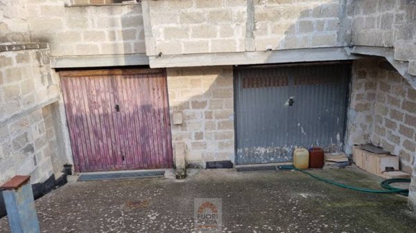 intera palazzina in vendita a Lequile