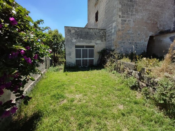 terreno edificabile in vendita a Lequile