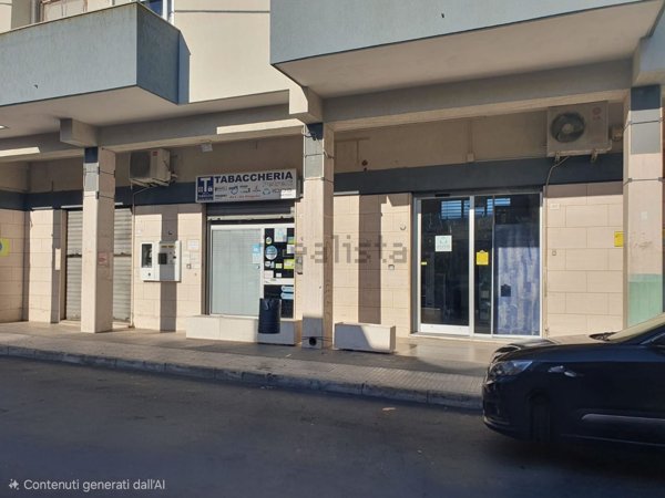 locale commerciale in vendita a Lequile