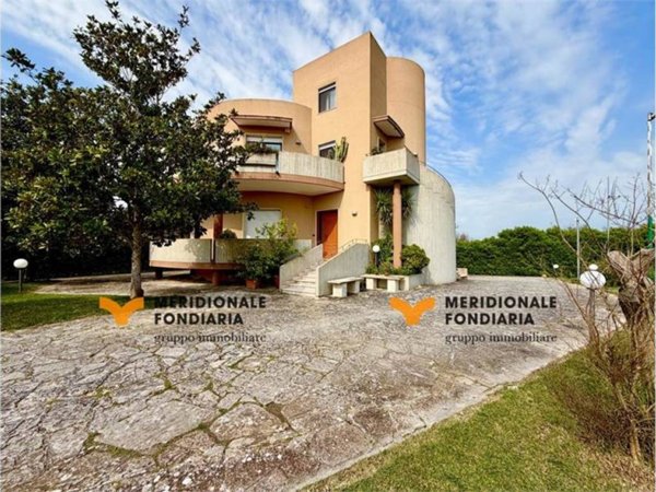 casa indipendente in vendita a Lequile