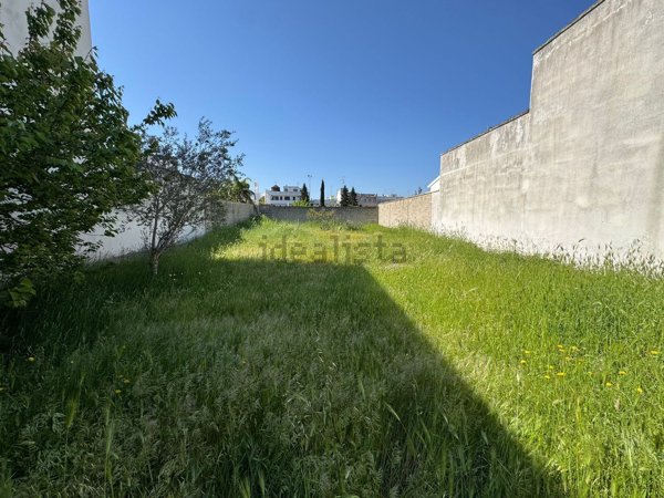 terreno edificabile in vendita a Lequile