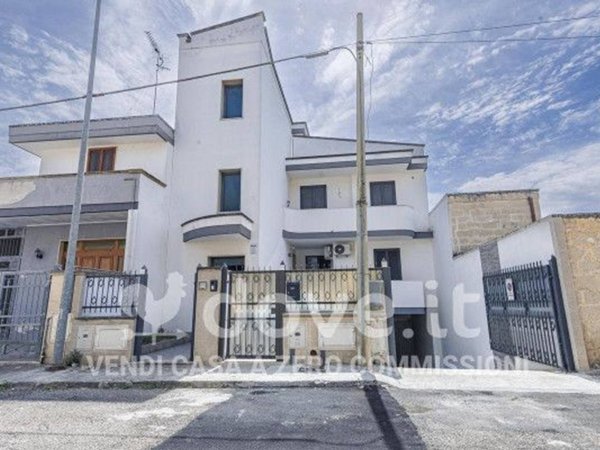 appartamento in vendita a Lequile in zona Dragoni