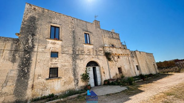 casa indipendente in vendita a Lequile in zona Dragoni