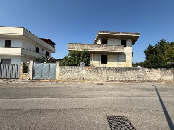 appartamento in vendita a Lequile in zona Dragoni